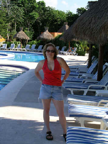 Honeymoon 071a.jpg (96799 bytes)